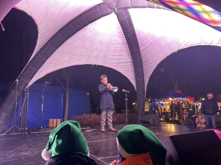 Występ uczestników zajęć MDK podczas jarmarku! 